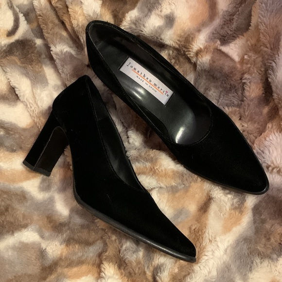 JONATHAN MARTIN Velvet Heels — 7 - Picture 1 of 14